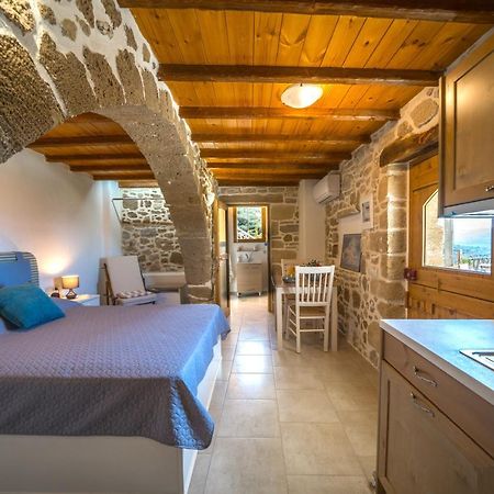 Mary'S Stone House Apartment Falasarna Exterior foto